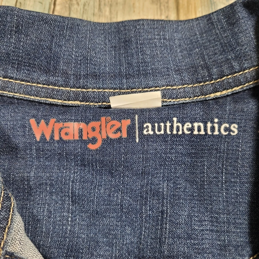 Wrangler Authentic Denim Jacket. - Picture 4 of 9